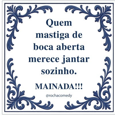 Azulejo decorativo branco com texto e ornamentos azuis.