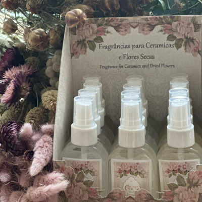 Frascos de fragrância para cerâmicas e flores secas em embalagem floral