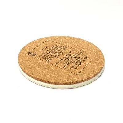Base redonda de cortiça com texto impresso