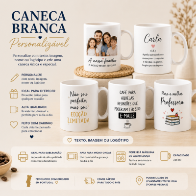 Conjunto de canecas brancas personalizáveis com textos e imagens, sobre suportes de palha em fundo claro