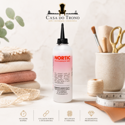 Garrafa de cola NORTIC branca com texto vermelho e preto em ambiente de costura com tecidos e utensílios