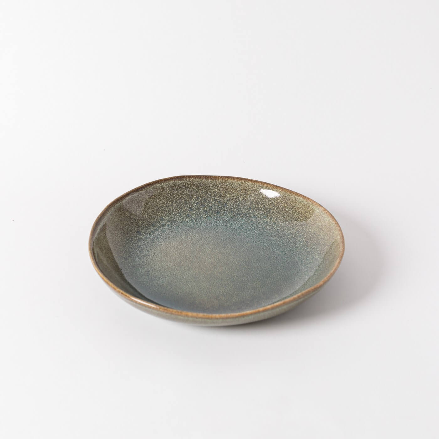 Pratos de sopa feitos à mão Prato pequeno de cerâmica esmaltado em cinza e castanho