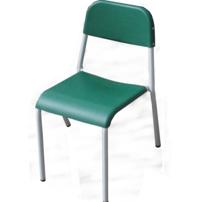 Cadeira verde com estrutura metálica prateada e assento e encosto estofados.