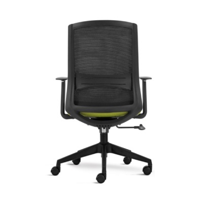 Cadeira de escritório preta com assento verde e rodas