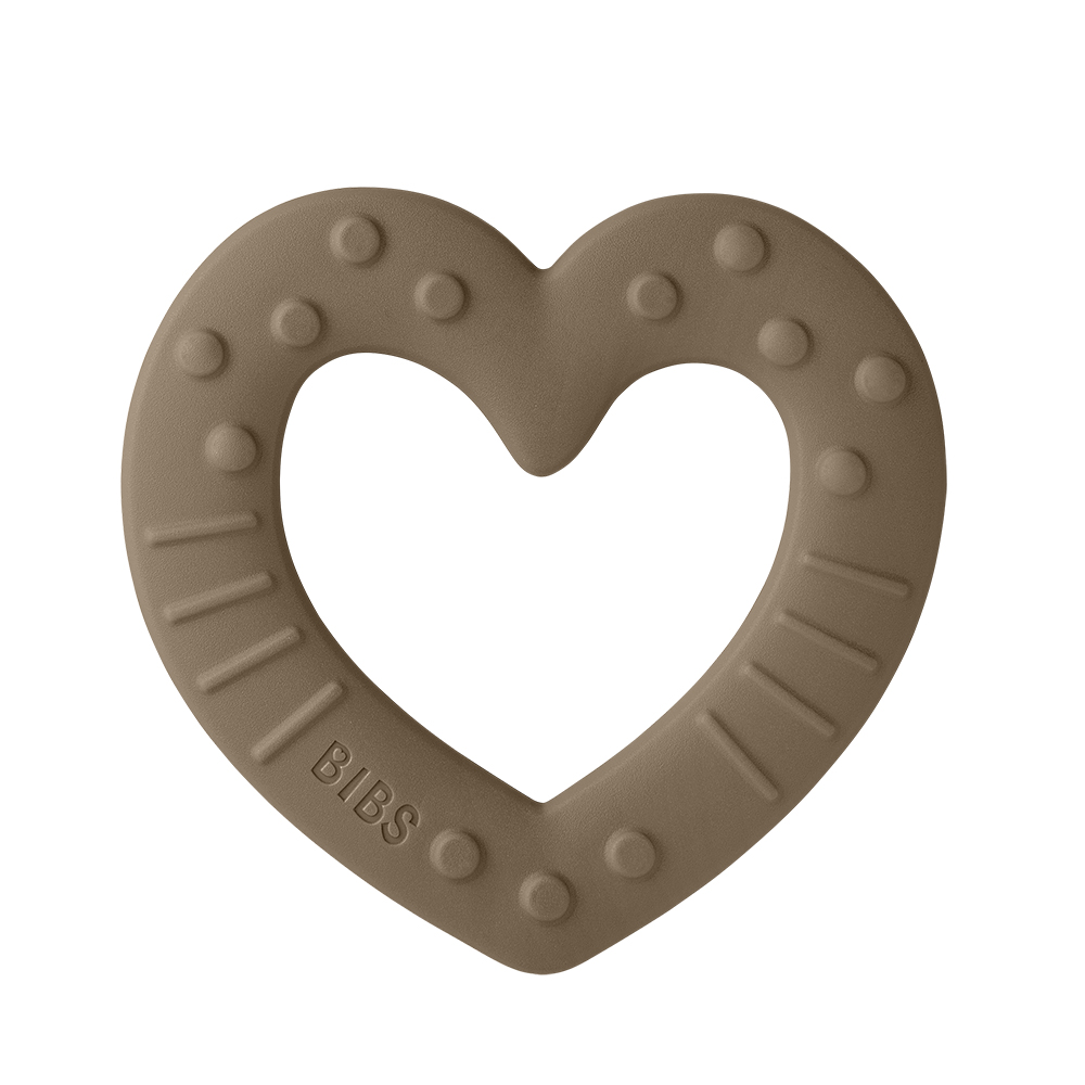 MORDEDORES | BIBS Mordedor silicone em forma de coração bege com textura relevada e inscrição BIBS