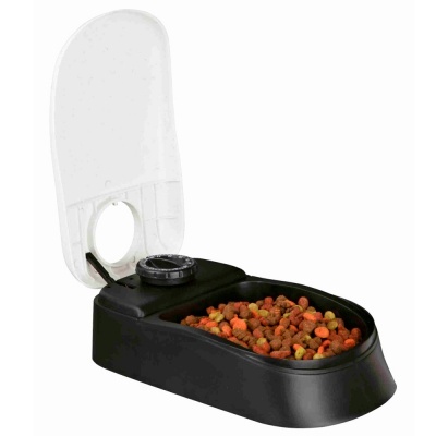Comedouro automático preto com tampa branca e ração colorida