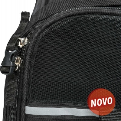 Mochila preta com autocolante vermelho NOVO