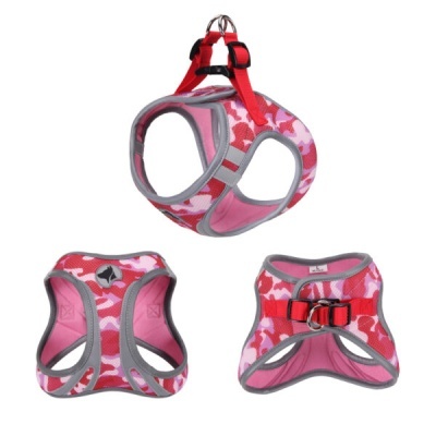 peitoral para cão rosa e vermelho camuflado com bordas cinzentas e interior rosa