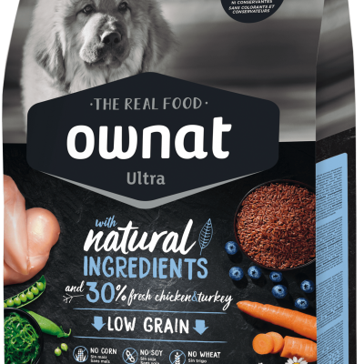 Saco de ração Ownat Ultra Maxi Junior com ingredientes naturais e imagem de cão