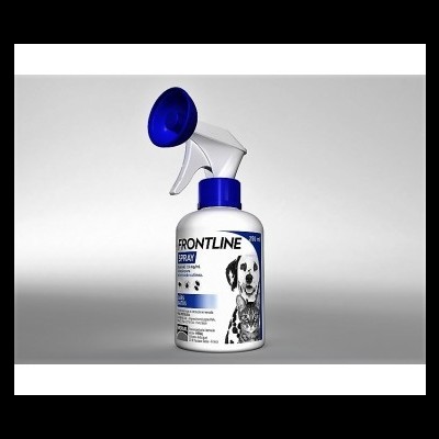 Frasco de spray branco com válvula azul e rótulo FRONTLINE SPRAY com imagens de cão e gato.
