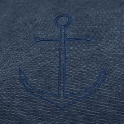 Tecido azul escuro com bordado de âncora azul