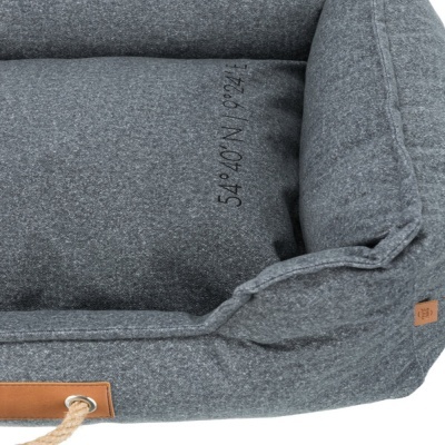 Cama para animal cinzenta com bordado e detalhes em couro com corda