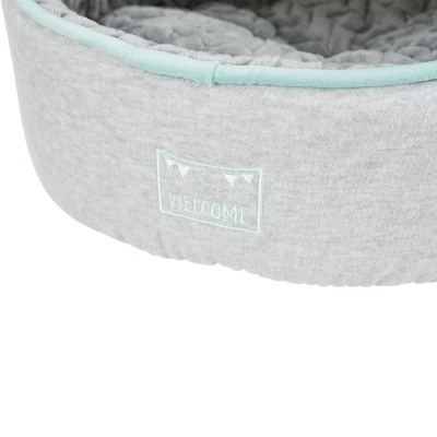 Cama redonda para animais cinzenta com bordado WELCOME