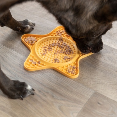 Comedouro lento para cães em silicone cor de laranja em forma de estrela