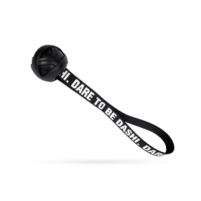 puxador preto com correia preta e branca texto 'DARE TO BE DASH!'
