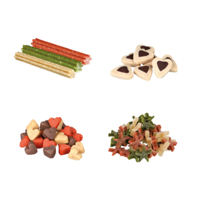 Quatro tipos de snacks: paus crocantes coloridos, biscoitos de coração com centro castanho, pequenos biscoitos coloridos em coração, snacks em forma de estrela multicoloridos.