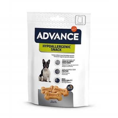Pacote branco de snacks hipoalergénicos para cães ADVANCE com biscoitos em formato de osso.