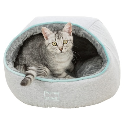 Cama cúpula cinzenta para gato com gato dentro