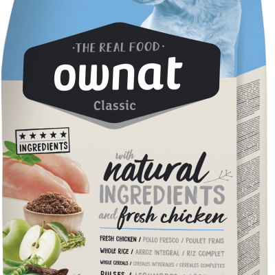 Pacote de ração Ownat Classic Junior com ingredientes naturais e imagem de cão branco
