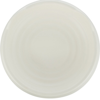 Prato redondo branco com borda ligeiramente levantada