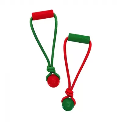 Dois puxadores de arrancar roupa coloridos com bolas vermelha e verde