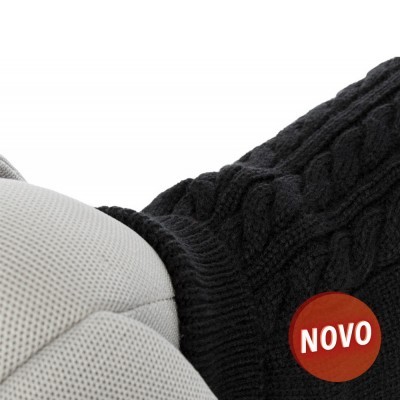 Casaco preto tricotado com padrão trança e etiqueta 'NOVO'.