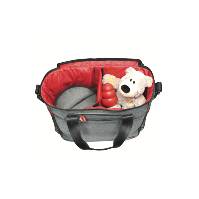 Bolsa de transporte para animais cinza com interior vermelho e boneco de peluche dentro