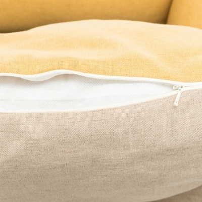 Almofadas bege e amarelo claro com fecho de correr branco