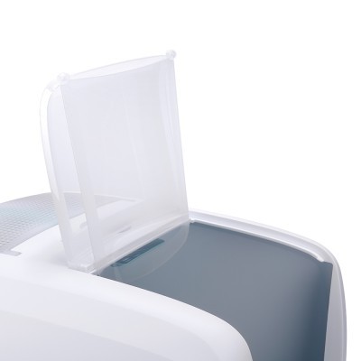 Tampa translúcida aberta de eletrodoméstico branco e cinza