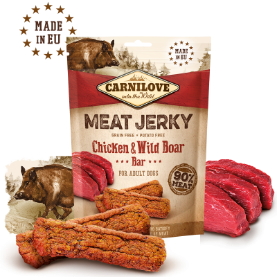 Pacote de snacks CARNILOVE Meat Jerky Chicken & Wild Boar Bar para cães com imagens de carne e javali