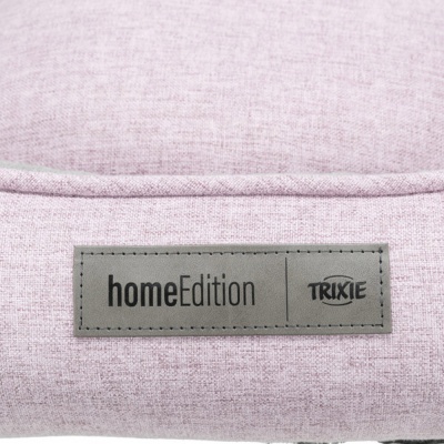 Etiqueta homeEdition TRIXIE costurada em tecido cor de rosa claro