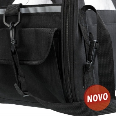 Mala preta com bolso frontal, alça de ombro e etiqueta 'NOVO'