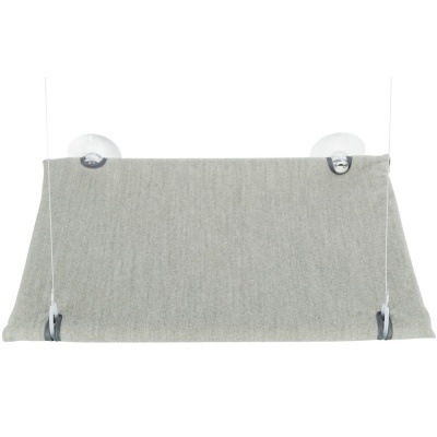 Painel cinzento em tecido suspenso por ventosas em painel transparente