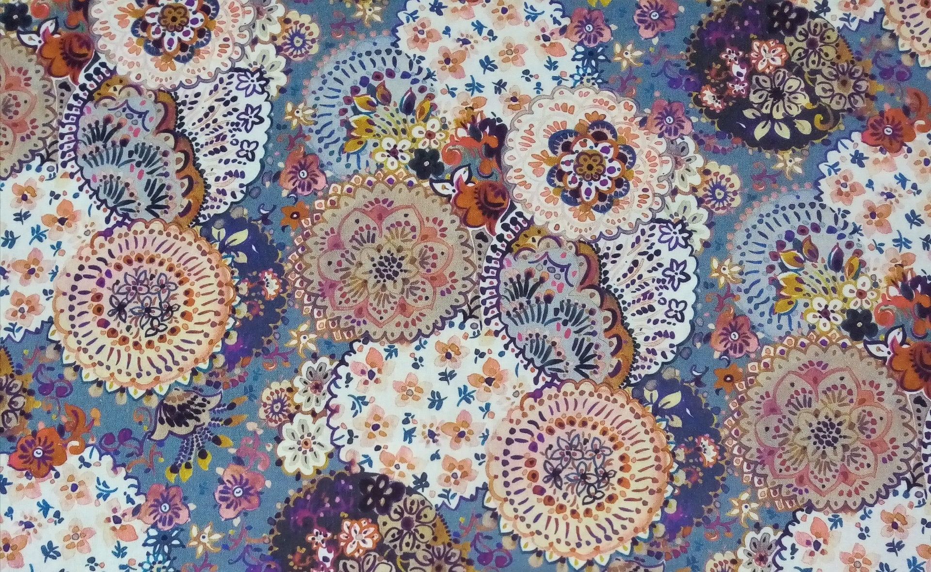 Mandalas em fundo azul pombo Mandalas em fundo azul pombo