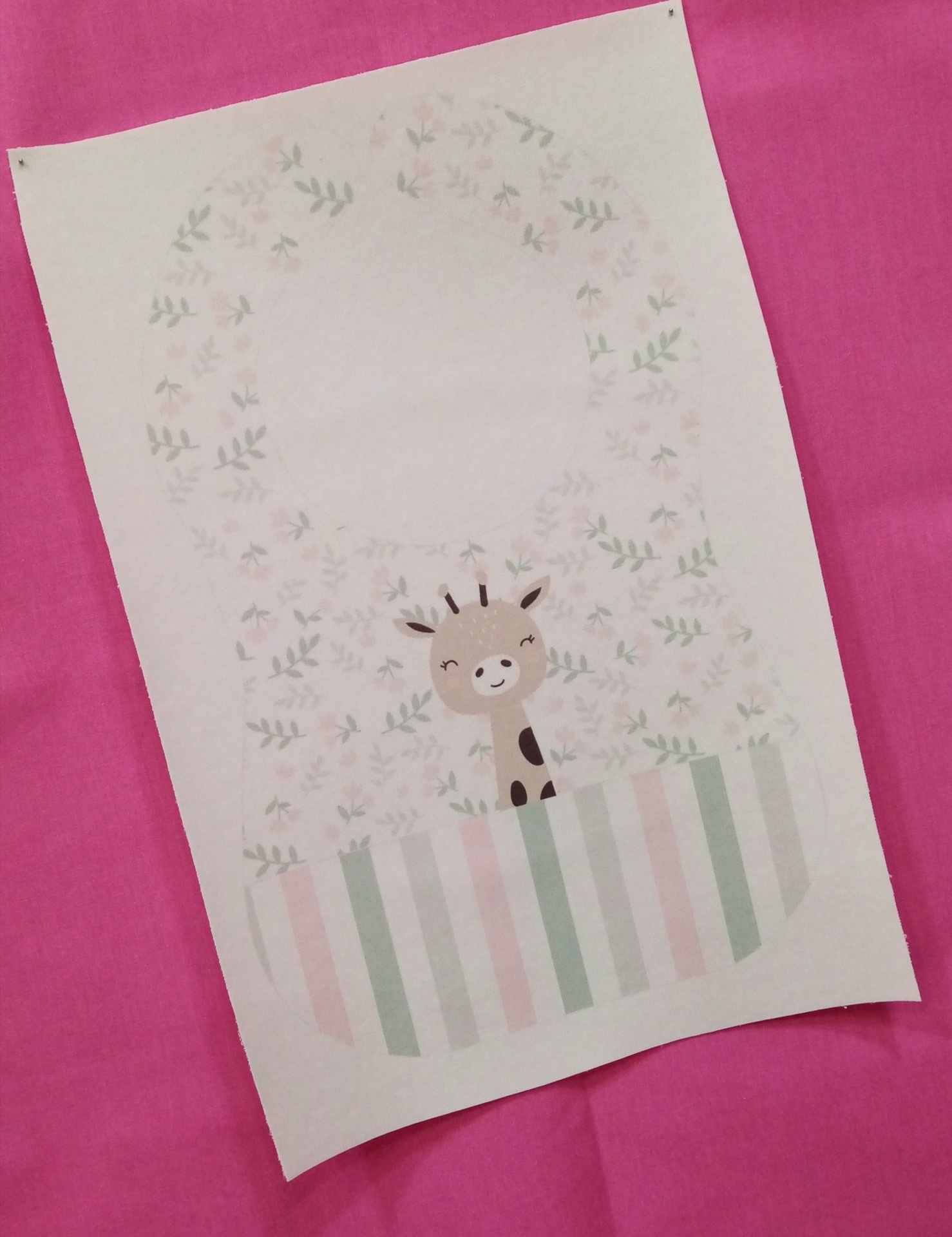 Babete com Girafa com flores Babete com Girafa com flores