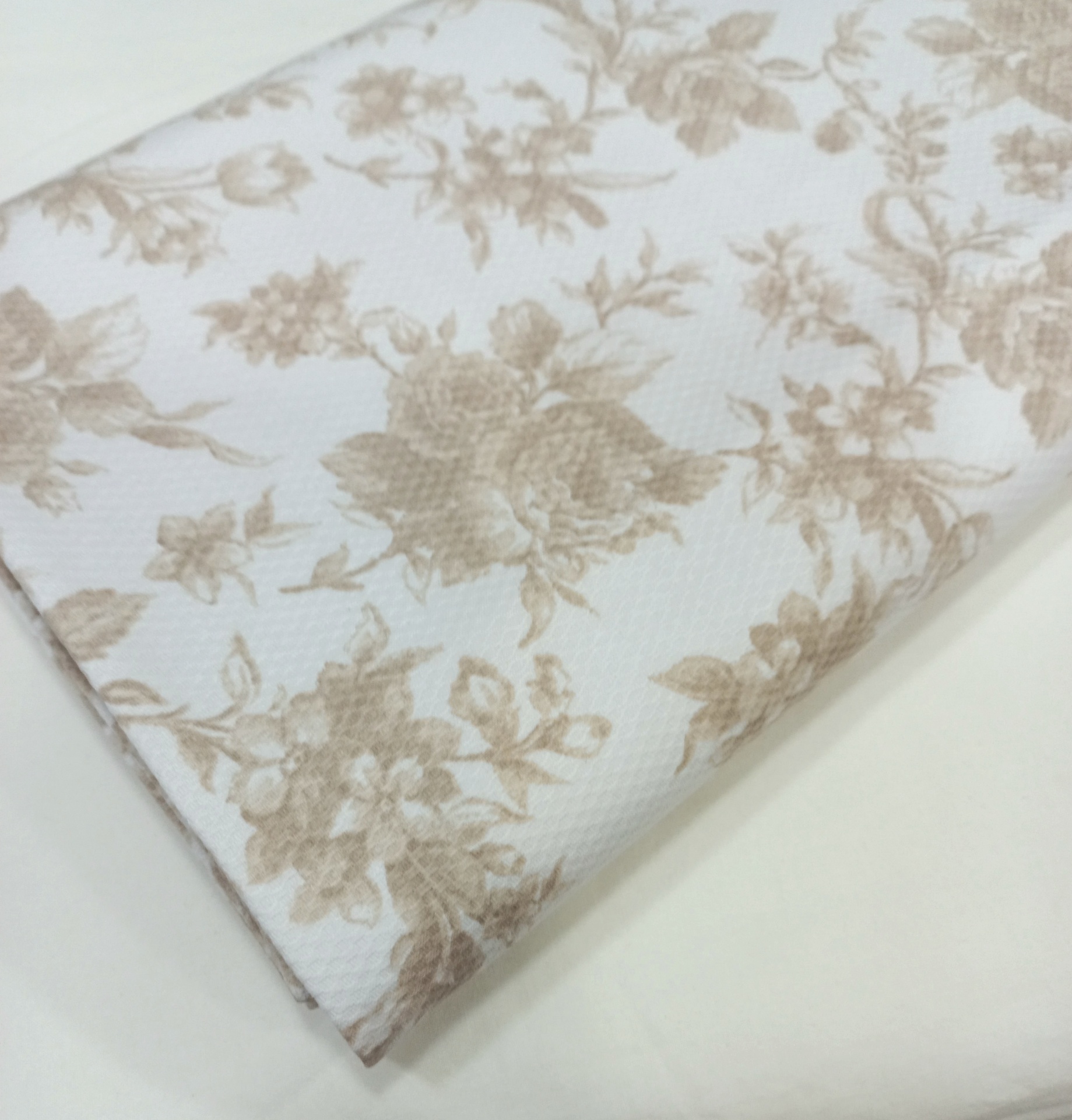 Piquet com rosas beges Piquet com rosas beges