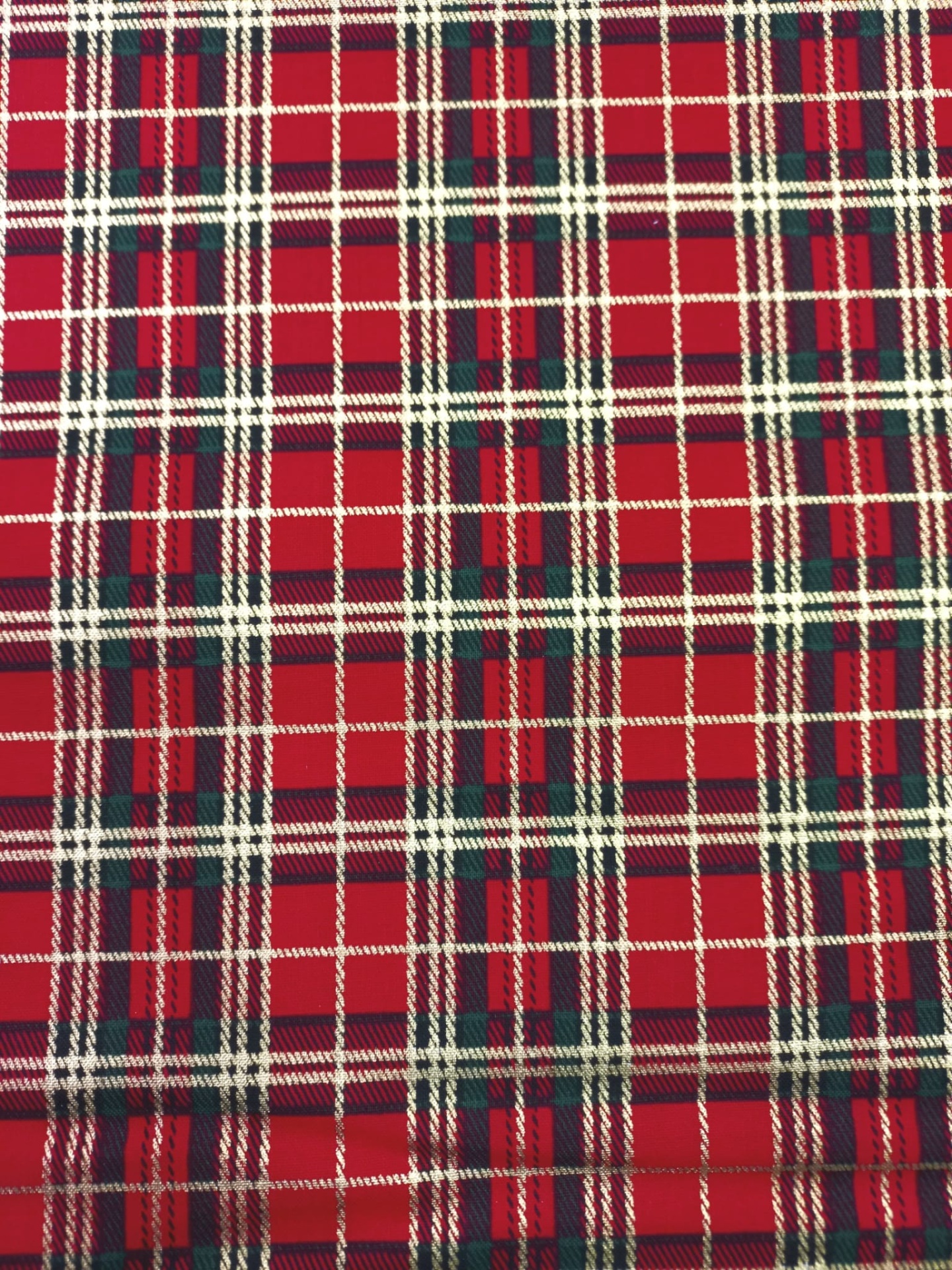 Quadrados vermelhos com fio dourado Quadrados vermelhos com fio dourado