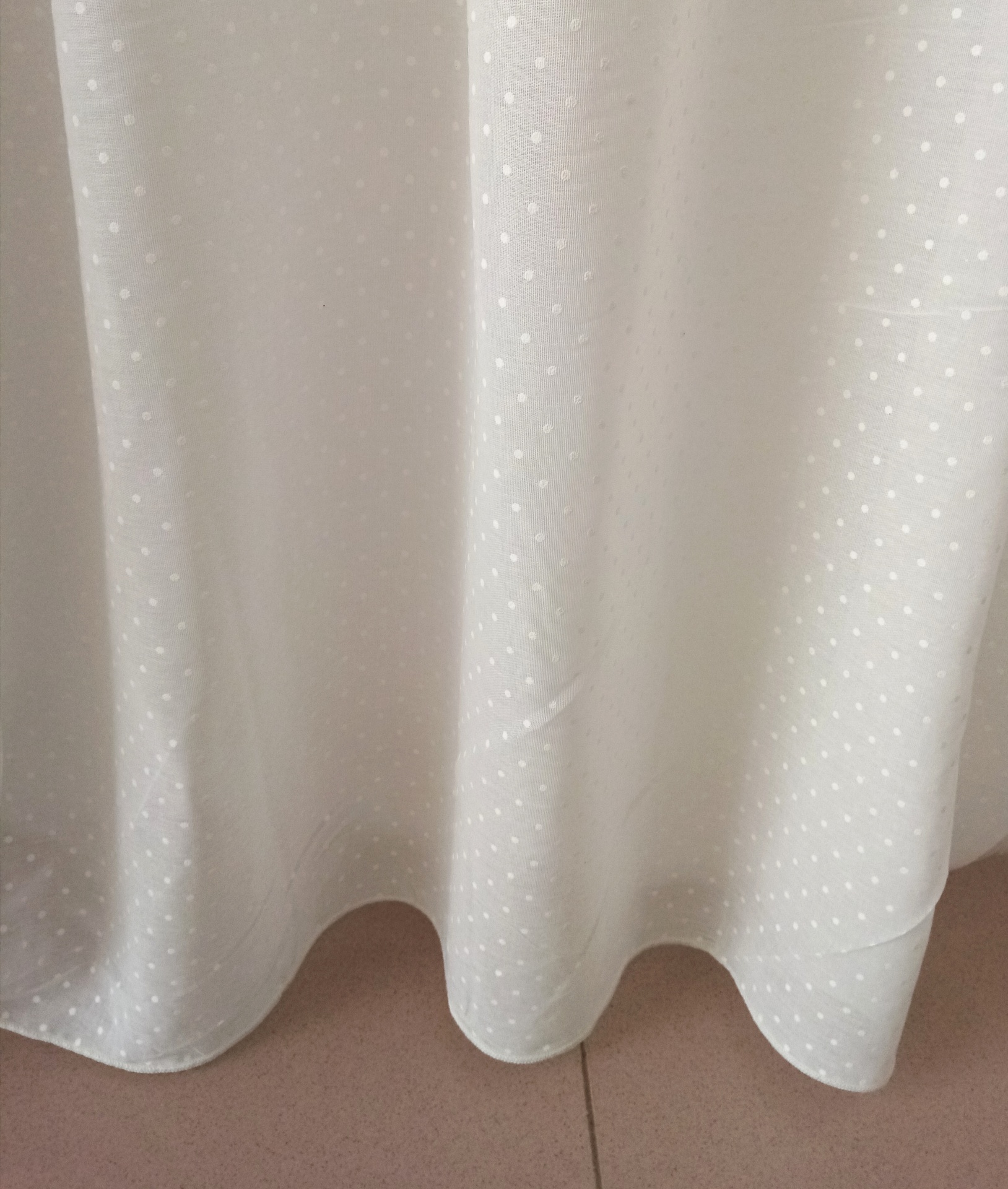 Bolinhas Brancas em Fundo Branco Bolinhas Brancas em Fundo Branco