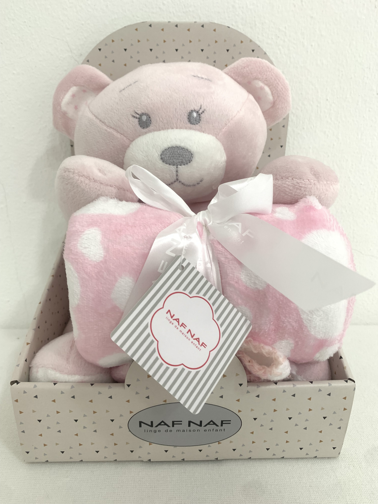 Ursinho de Peluche com mantinha rosa Ursinho de Peluche com mantinha rosa