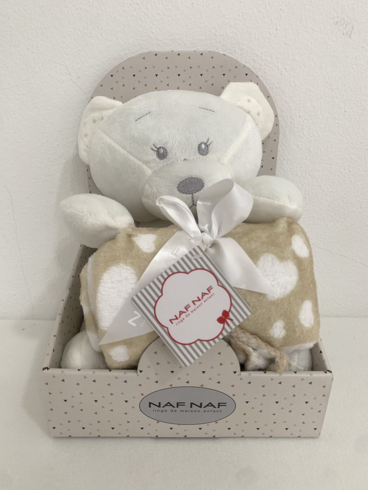 Ursinho de Peluche com mantinha creme Ursinho de Peluche com mantinha creme