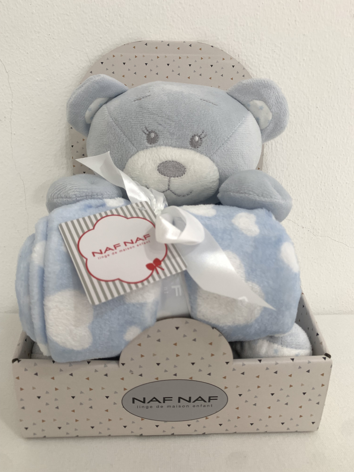 Ursinho de Peluche com mantinha azul Ursinho de Peluche com mantinha azul