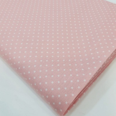 Poppy - Pintinhas brancas em fundo rosa