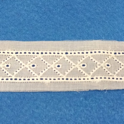 Entremeio com losângos