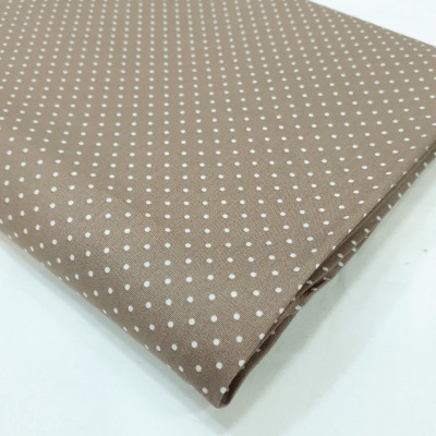 Poppy - Pintinhas brancas em fundo toupeira