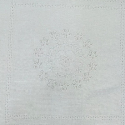 Quadrados de meio linho com trevo e flores