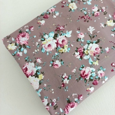 Rosinhas em fundo toupeira - F01