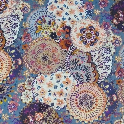 Mandalas em fundo azul pombo