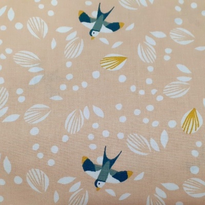 Andorinhas em Fundo Creme