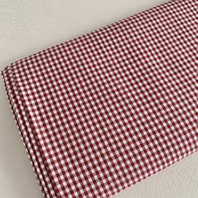 Quadradinhos bordeaux e branco - Q29