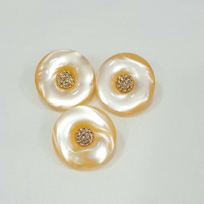 Botão Vintage em imitação de madrepérola